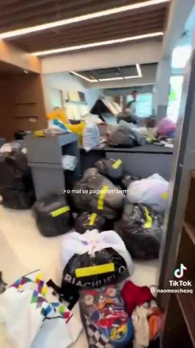 Essa terra plana não gira, capota