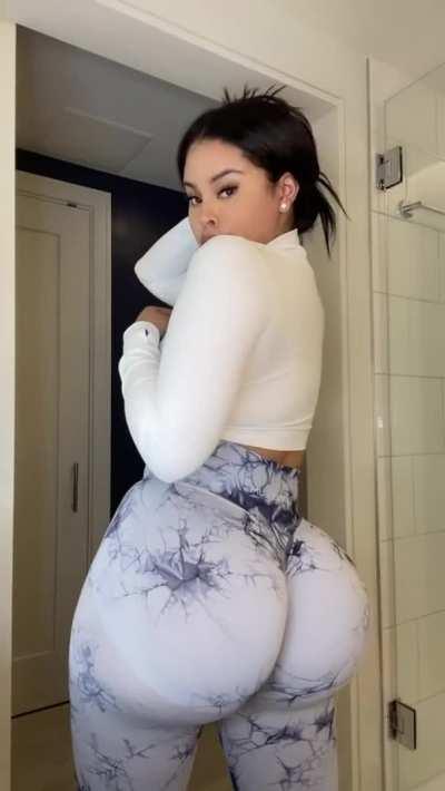 Big Ass Latina (TH3J3NBL4NCO / 3=E, 4=A)