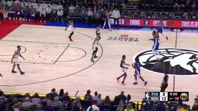 [Highlight] Rudy Gobert shows off his offensive ability as he hits the midrange floater push shot