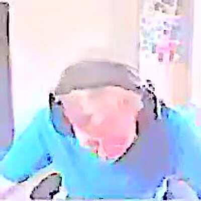 I found this in a discord server so I decided to deepfry it