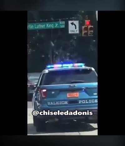 1 vs 4 cops and a taser