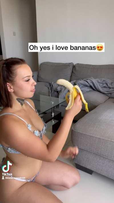 Can I have your banana? 🍌