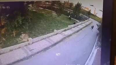 büyükçekmecede 2 orospu çocuğu 17 bıçak darbesiyle 16 yaşındaki çocuğu öldürmüş