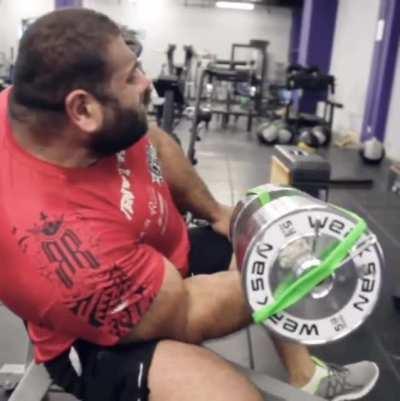 Levan one-arm curling 95kg going to parallel