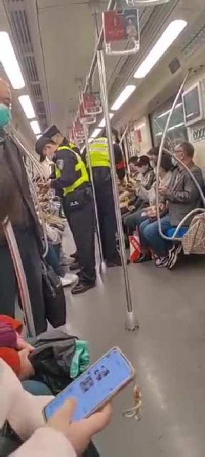 Police checking phones on Shanghai subway for protestors