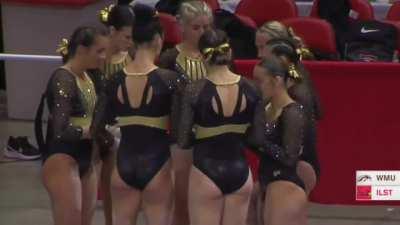 Bunz 🍑 of Beauty from Western Michigan University 🤎💛🤍🐴