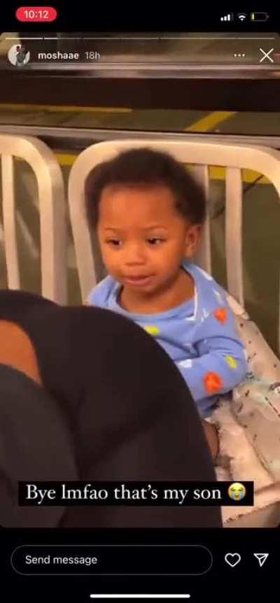 Disgusting woman twerks on toddler at Waffle House while his mom records