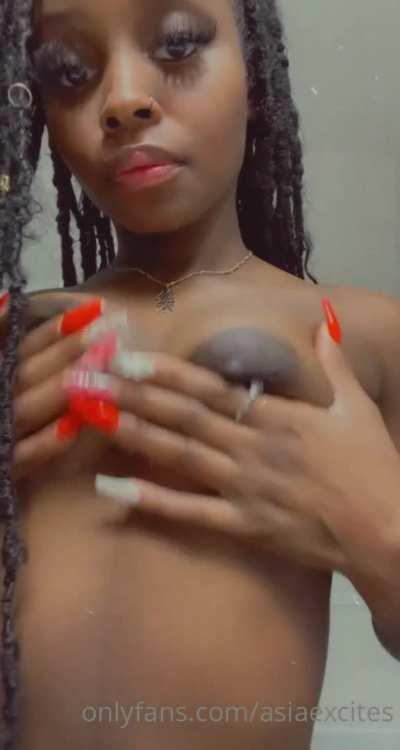 Hannah Get her Free F0lder Below👇