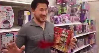 lEmMe SeE yOuR hAnDs