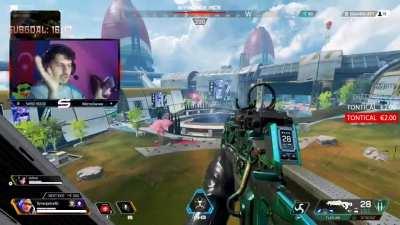 Aim Assist is crazy (watch the full clip 😂)