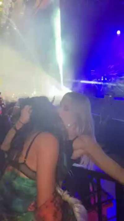 They really having fun together