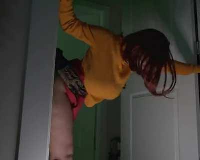 Velma gets caught by a monster (bightittygothegg) [Scooby-Doo]