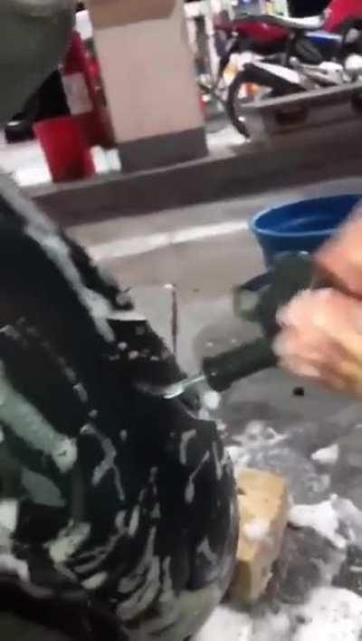 Como consertar pneu furado!