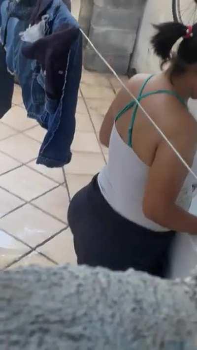 Quisiera ser su esposo para destrozar ese culote todos los días