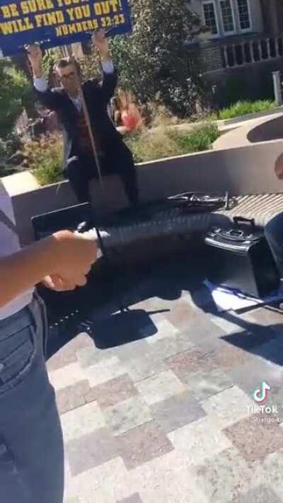 Where 👏 are👏the👏 FEMINISTS?👏