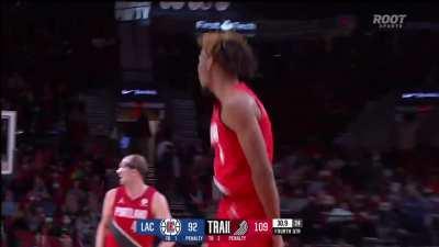 [Highlight] Greg Brown with the putback dunk off the rebound but then gets a T for hanging on the rim