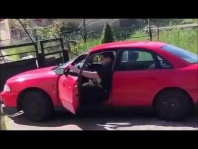 Einen Jahresvorrat Ofenkäse für den Ersteller. Mein Späher glüht. Wie er seine Grenze markiert, ich kann ned mehr aller. Monsterrückung