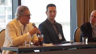 What the guy next to Gradante was REALLY thinking ... 😰