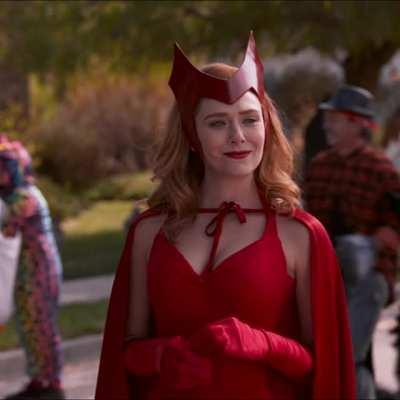 If they made Elizabeth Olsen wear that Scarlet Witch outfit on big screen, with being as explicit as in the comics, she'd be the Slave Leia of this generation of boys by a big gap.