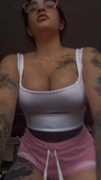 How about some strong legs for you? [F]