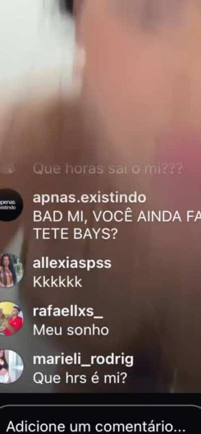 MC M1rell4 sem calcinha na live