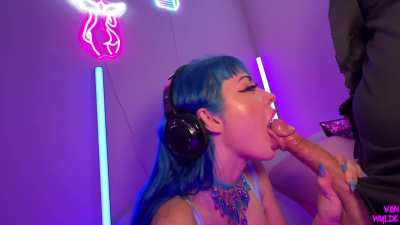 She loves fucking the dj