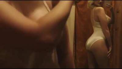 Anna Faith showing off