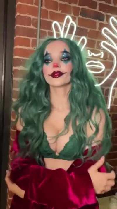 Dove Cameron’s Halloween Costume