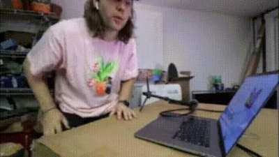 Saw this in an old YuBreddit video and thought I could work as a reaction gif