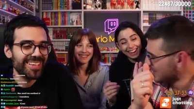 Quando il tuo amico ci prova con la tipa che ti piace.