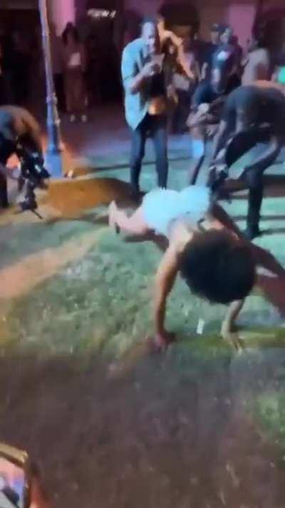 Split in di middle ft. @chriss_choreo 🔥