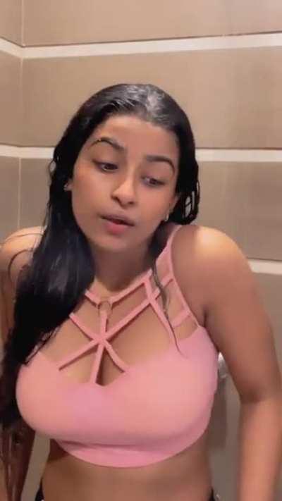 Hot & Wet Suhana 🔥