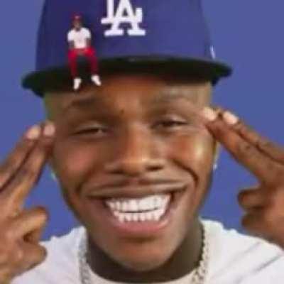 He kinda look like the Dababy ngl(sus)😳😳😳