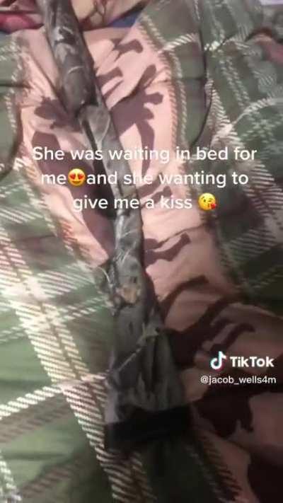 Awww my baby wants to give me one last kiss