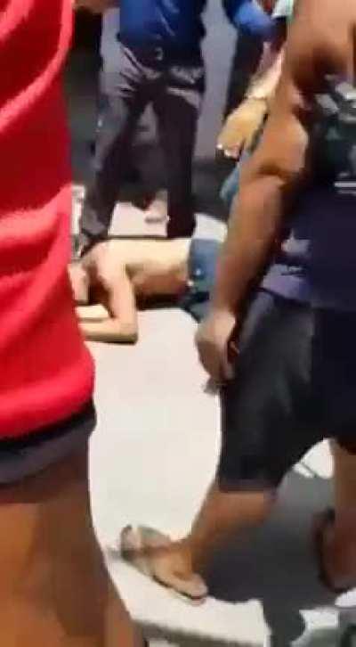 Thief gets kicked - repeatedly