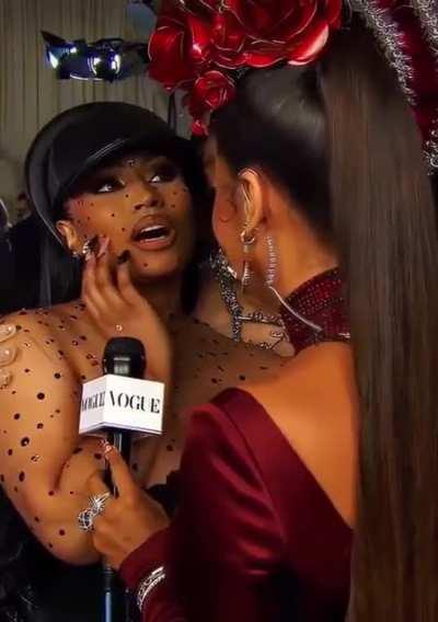 Nicki Minaj @nickiminaj