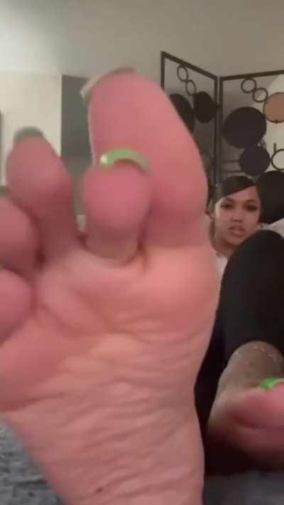 Foot humiliation 👣