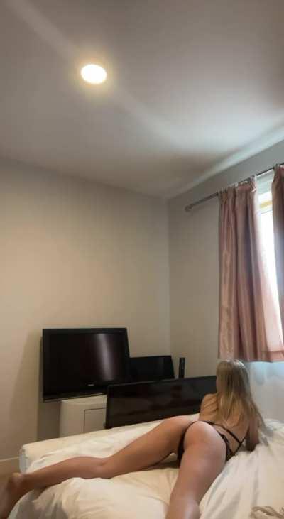 The perfect ass to snack on (fuckdoll)