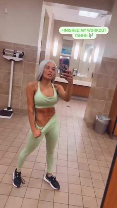 Zelina gym post