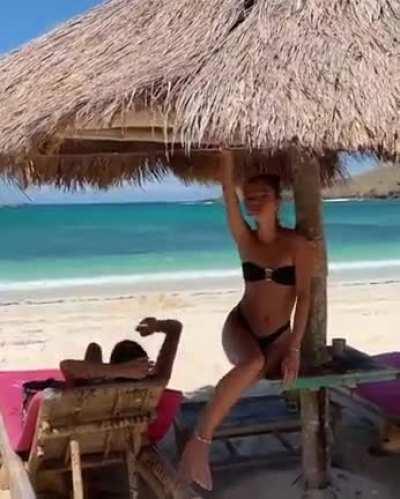 The leggy Inka Williams