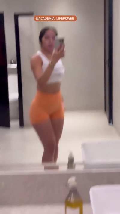 Mayle Santos (@santos_mayle)