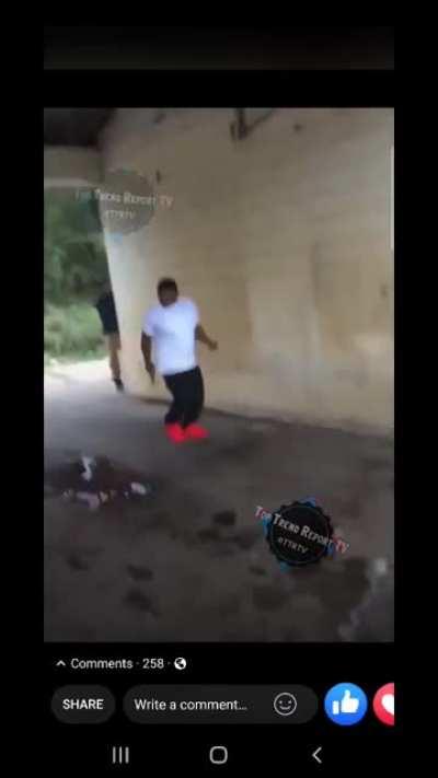 How you got a strap and 🏃‍♂️ from a pokey 🤦🏿‍♂️free body🤣 I wish a mf would 🤣🔫 🚀🕊👋