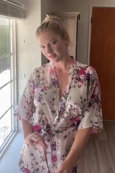 Oh, hi, neighbor 😊 I didn’t see you standing there. So, how's it hanging? 😇 