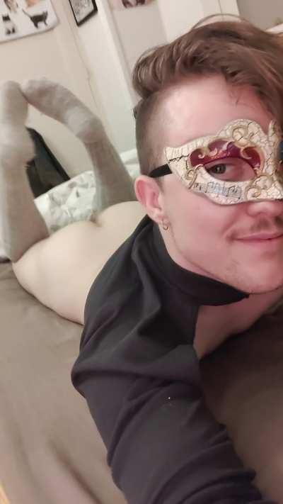 butt. wiggling butt. want more?