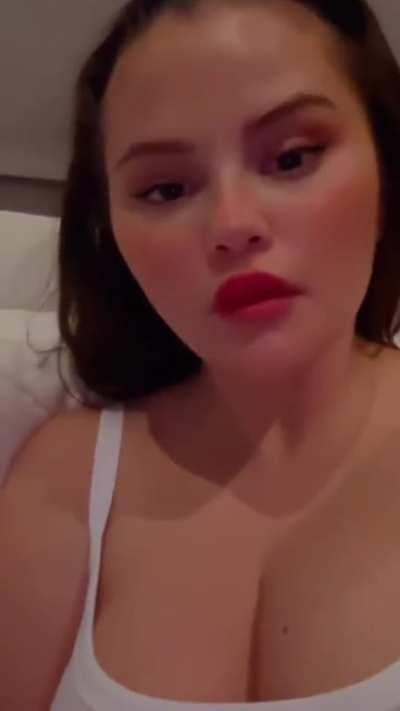 Selenas massive boobs