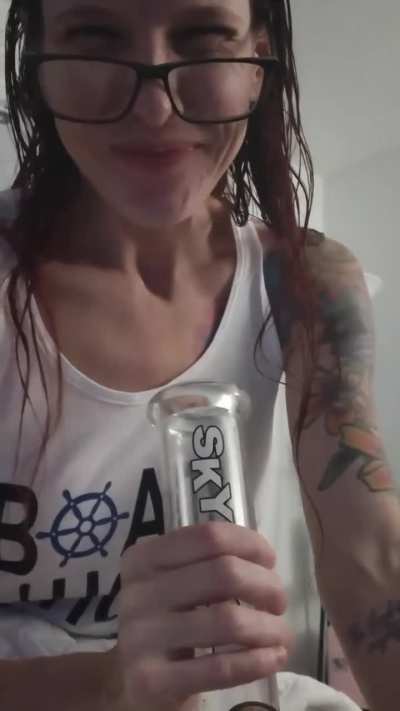 Who wants to smokeeeeee?