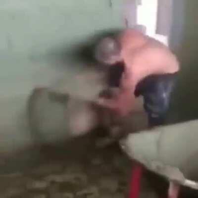 Alerta de áudio estourado! Reduza o volume ao assistir esse vídeo.