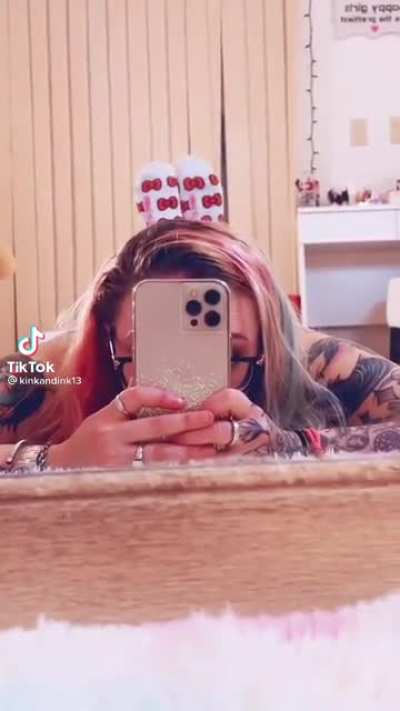 Tatts,Glasses and Ass Full 🍽 🤤