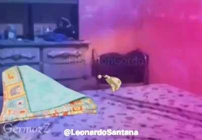 Eu às 3 horas da manhã jogando:A. Diabo: vai continuar jogando, ou eu devo chamar sua mãe!! Eu automaticamente: