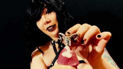 This demon sounding rod cries when I make my friend cum <3